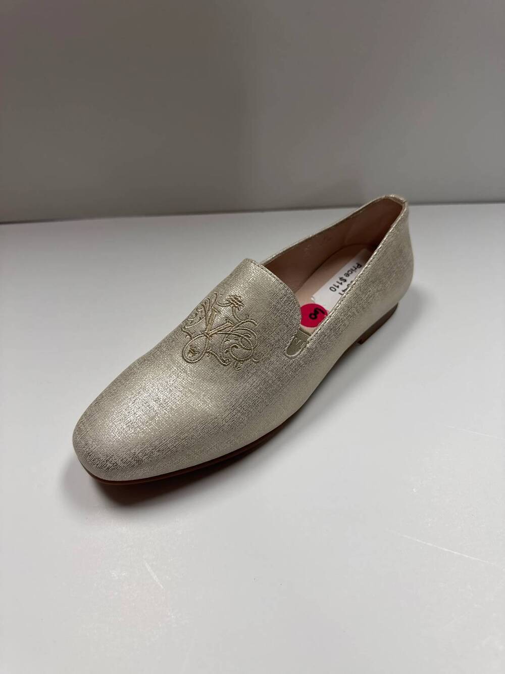 NEW VENETTINI women's seline embroidered slip on shoes in bone glam